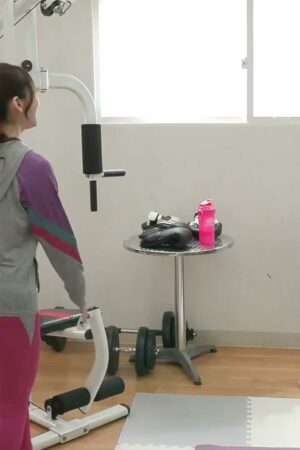 Yui Hatano và JUQ-385: Clip rò rỉ chân thực của cô giáo gym mặn mà