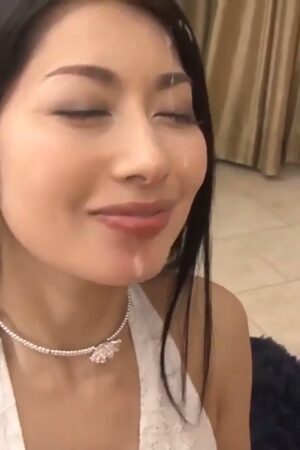 Clip rò rỉ JUX-642: Megumi Sawa phục vụ lão già, chân thực đến rợn người!