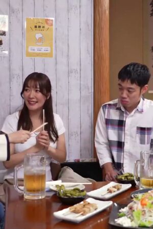 Clip Rò Rỉ: Cậu Trai Trẻ Bị Đám U50 Xử Đẹp Tại Quán Bar! (Diễn viên: Không, Mã: DANDY-970)