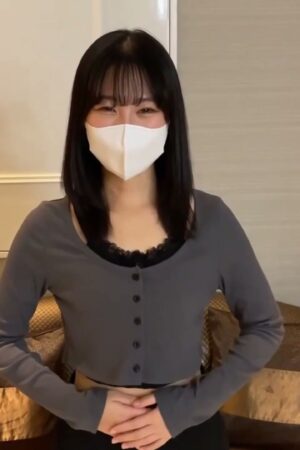 Clip rò rỉ của Không với mã Không: Thư ký nhà hàng 22 tuổi bị quay lén!