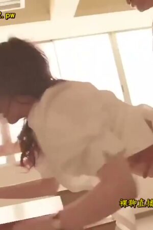 Rò rỉ clip lén: Cô giáo mất kiểm soát với Không & Không