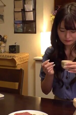 Clip quay lén Marin Hinata cùng bố chồng SSIS-108