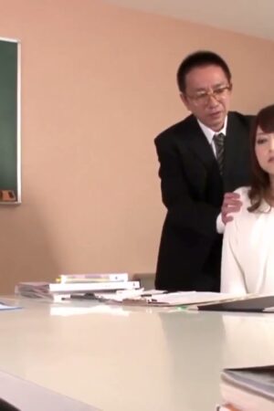 Rò rỉ SNIS-371: Akiho Yoshizawa – Cô giáo bạo liệt bị quay lén