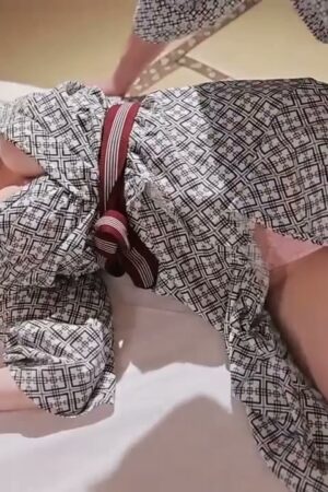 Clip rò rỉ: Yuria Yoshine thăng hoa liên tục cùng boss trong JUQ-170