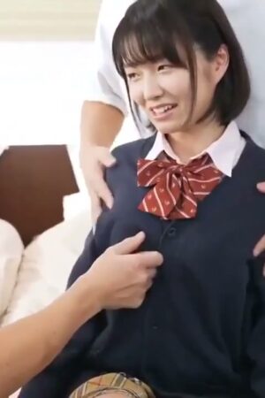 Clip rò rỉ của Sumire (MIAA-624): Nữ sinh bơi lội nhịn 30 ngày bung lụa với daddy!