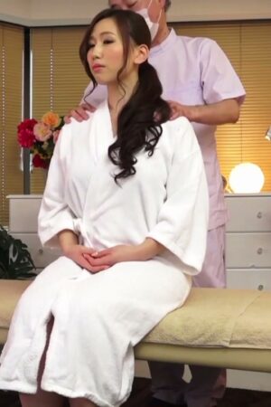 Rò rỉ Ai Sayama MIDE-265: Vợ trẻ điên dại với massage dầu